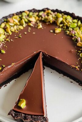 Schokoladentarte mit Pistazien ohne Backen