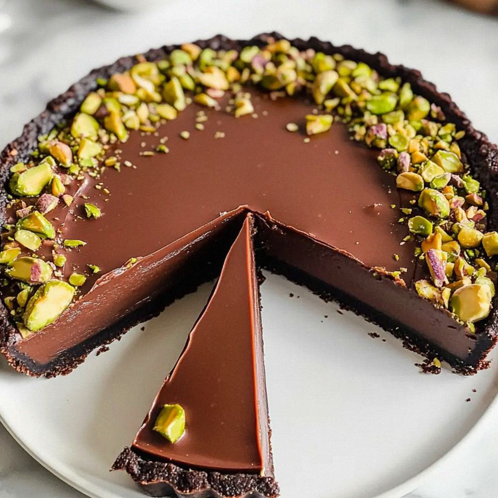 Schokoladentarte mit Pistazien ohne Backen